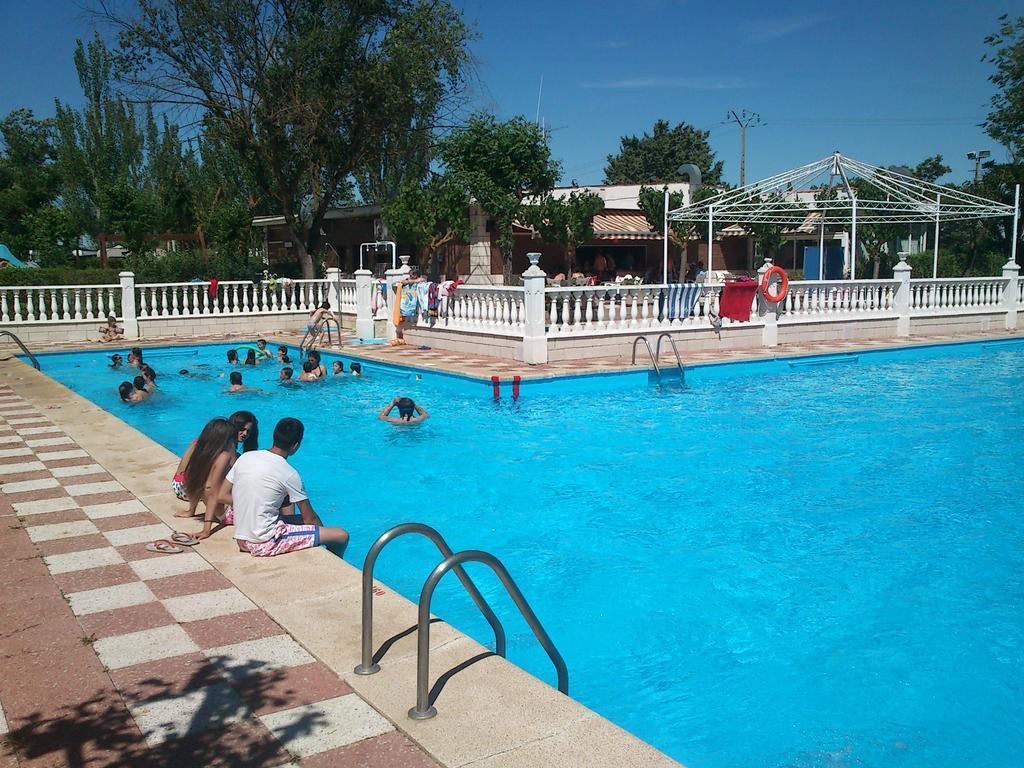 Camping Cubillas Cubillas de Santa Marta Dış mekan fotoğraf